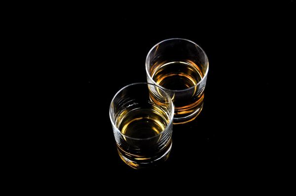 Degustacja whiskey utkwiona w pamięci - jak odczytywać i zrozumieć etykiety